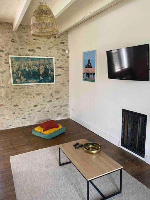 Gite Belfortes Plein Coeur De Brassac Brassac  エクステリア 写真